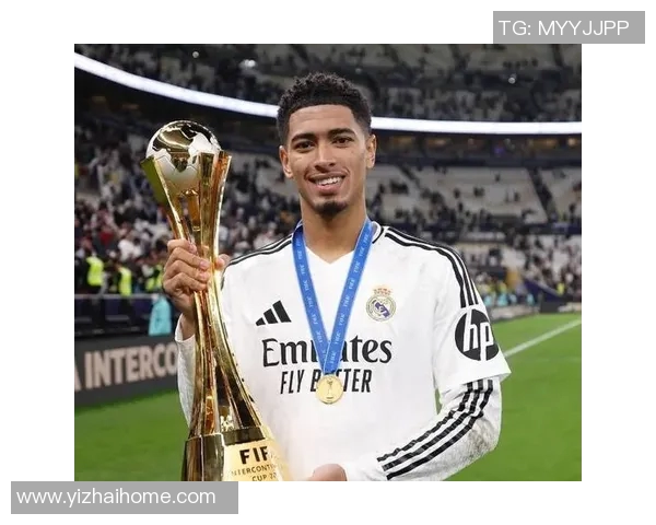 金头发的足球明星如何在绿茵场上书写传奇人生与荣耀时刻